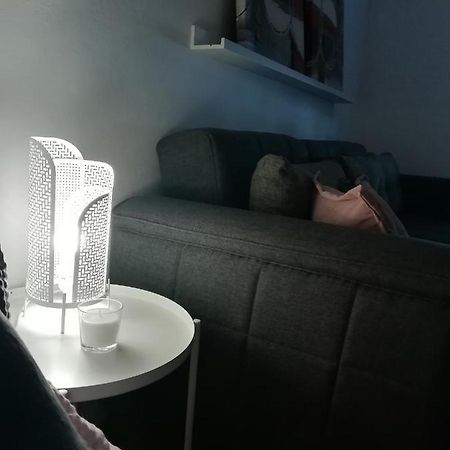Sarmantni Apartman Malecka Zagabria Esterno foto